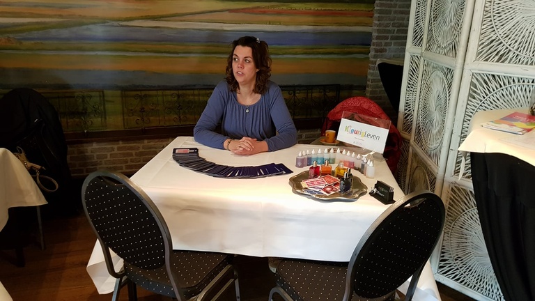 Silvia op de beurs.jpg